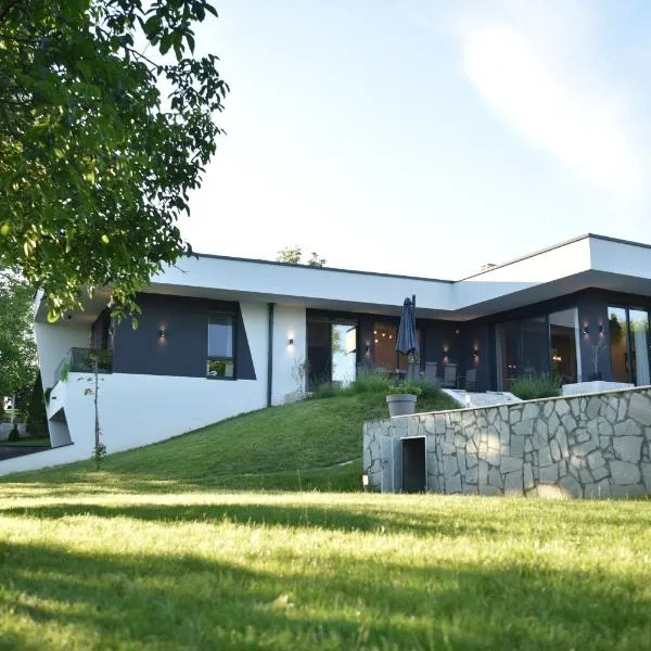 Rent Your Family Retreat in Novi Sad – hotel w Nowym Sadzie