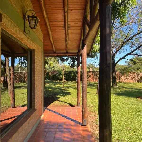 Cabañas Lodge el Suizo 2, hotel em Gobernador Virasora