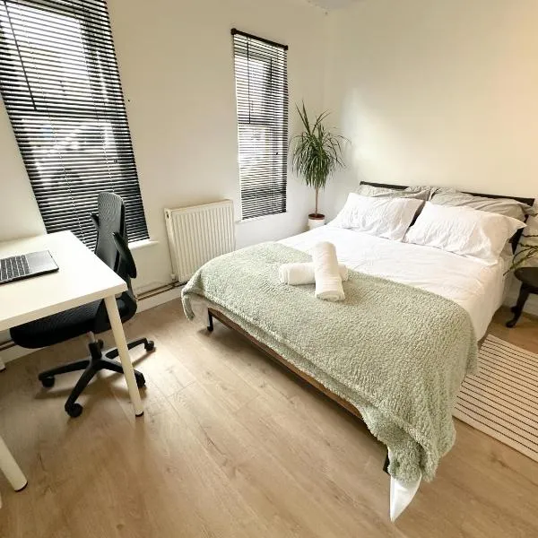 Guest Room in Basildon, Essex, hotel v destinaci Pitsea