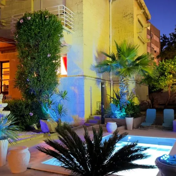 Beach Villa at Split top location, hotelli Splitissä