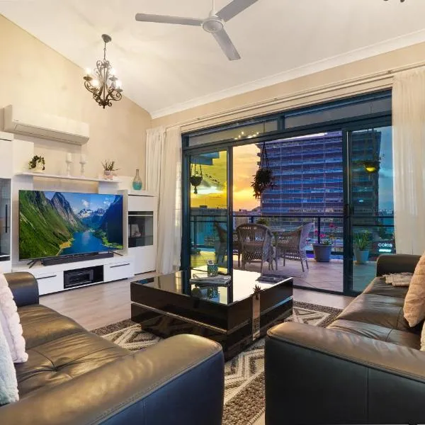 City Retreat Top floor, Harbour Views, Pool and Gym, hotel in Darwin