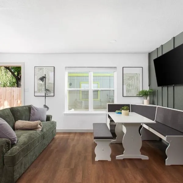 Chic 2BR Escape Sleeps 8 w Private Patio