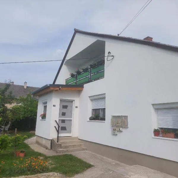Jani vendégház Ground floor & Apartman, hotel v Balatonfürede