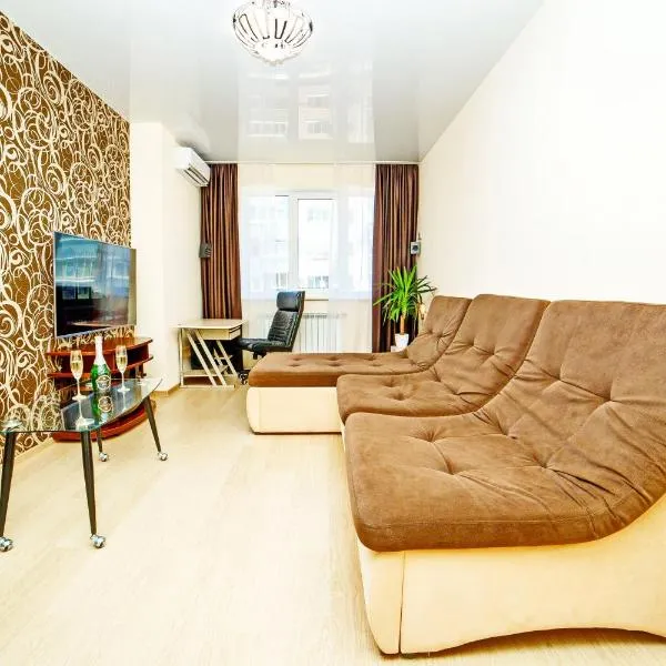 Двокімнатна квартира у мікрорайоні Садовий Мережа Alex Apartments Документи для відряджень ФОП 3 група, hotel v destinaci Shcherbani