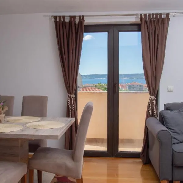 Apartment Ivana, hotel in Kastel Novi