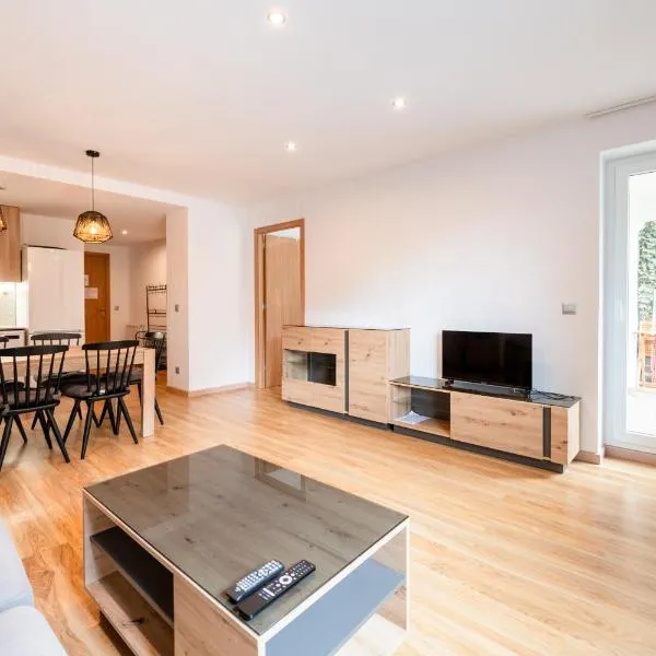 Barthe Holidays I Acogedor apartamento en Arinsal 6PAX a pie de pistas I Balcón con vistas y parking I Madness, hotel v destinaci Arinsal