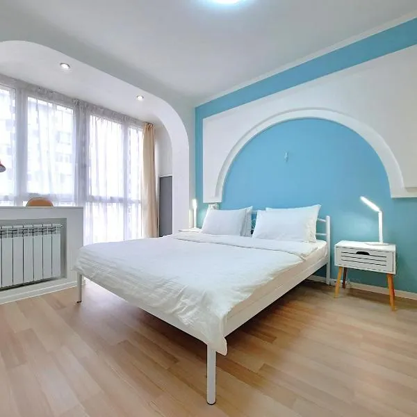 Двокімнатна студія з 3 ліжками Мережа AlexApartments Документи для відряджень Безконтатне заселення 24-7, hotel v destinaci Shcherbani