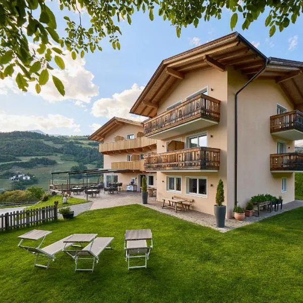Mira Sabiona Guesthouse, hotelli kohteessa Gufidaun