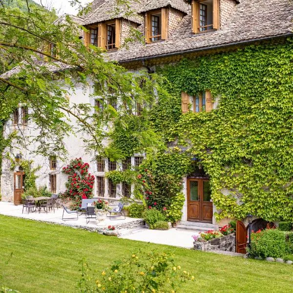 Happy Shelter au Château d'Herbelon, hotel em Treffort