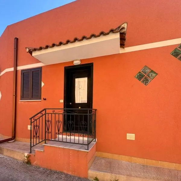 Appartamento Casa Graziosa con WiFi e Aria Condizionata a 500 m dalla Spiaggia Avola, hotel v destinaci Avola