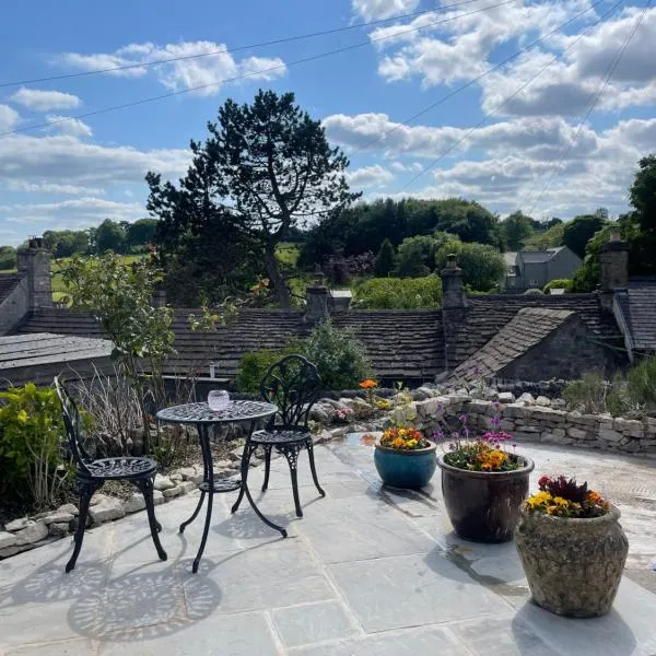 Brock cottage Tideswell newly modernised in heart of Peak District National Park, hotel in Tideswell
