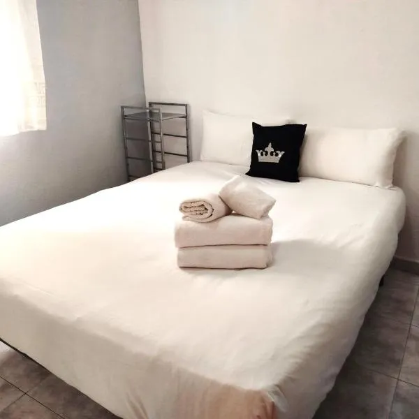 La Habitación de Santa Eulalia habitación privada, hotel di Hospitalet de Llobregat