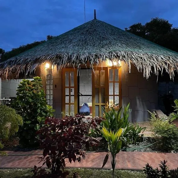 RhenMart-Inn, hotel v destinaci Siquijor