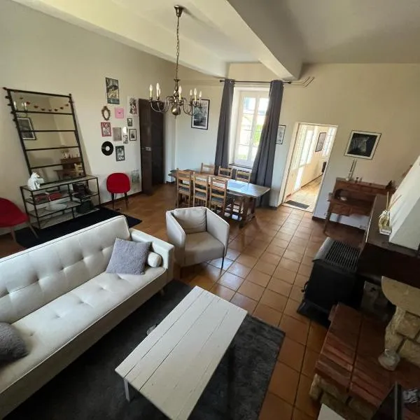 maison de style, hotel v destinaci Ossun