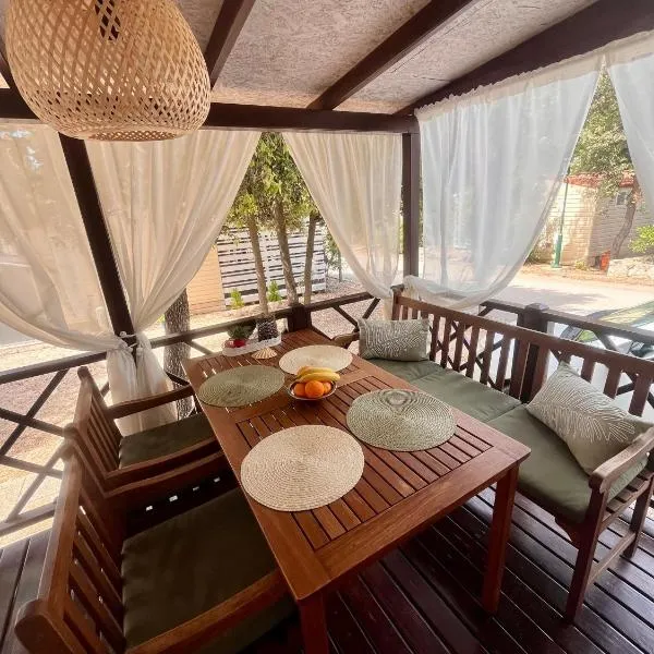 Mobile Home Ana Mia, khách sạn ở Biograd na Moru