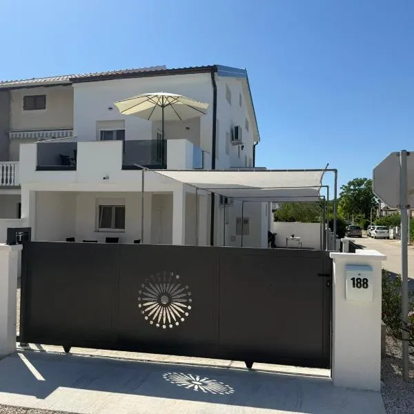 Apartman Luna Sabunike, hotel a Privlaka (Brevilacqua)