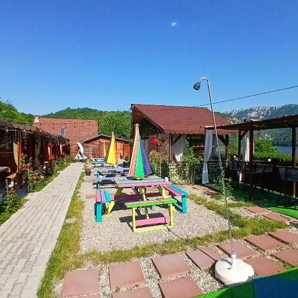 Clisura Dunarii Casutele Danca, hotel u gradu Ešelnica