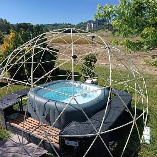 Country Chic Antico Casale - piscina idromassaggio lettini, solarium, cinema experience, wifi, parcheggio, hotel v destinaci Caiazzo