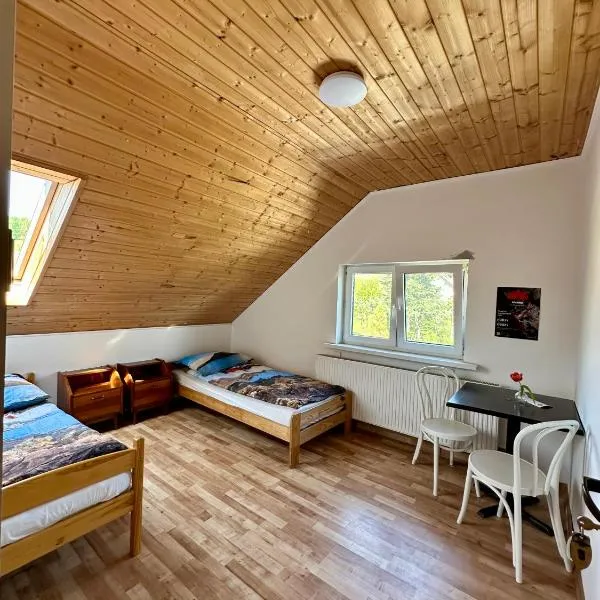 IPW Café & Rooms, hotel v destinaci Kobylany