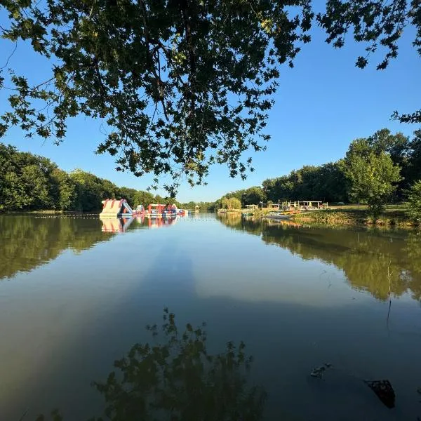 Camping les Lacs d'Armagnac, хотел в Bretagne-dʼArmagnac