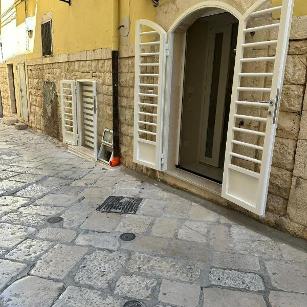 Azzurra Holiday Home - Molfetta, hotel in Molfetta