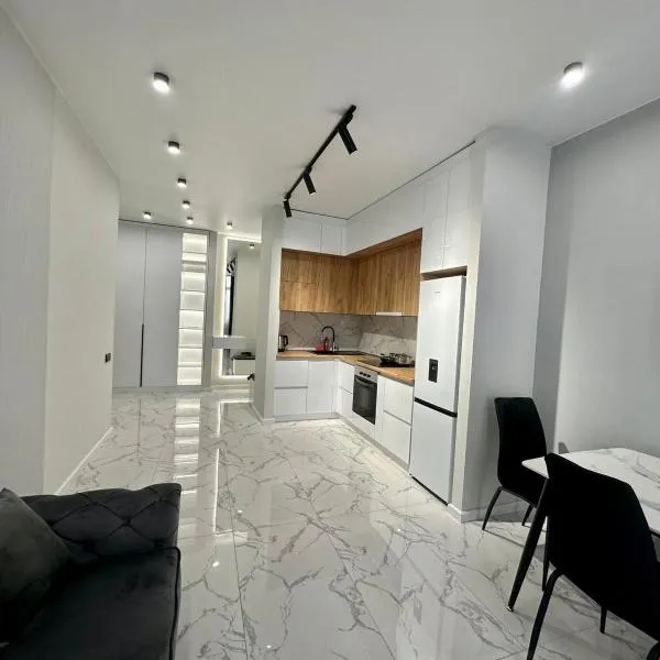 A&M Apartments White - New Building, hotel in Yerevan