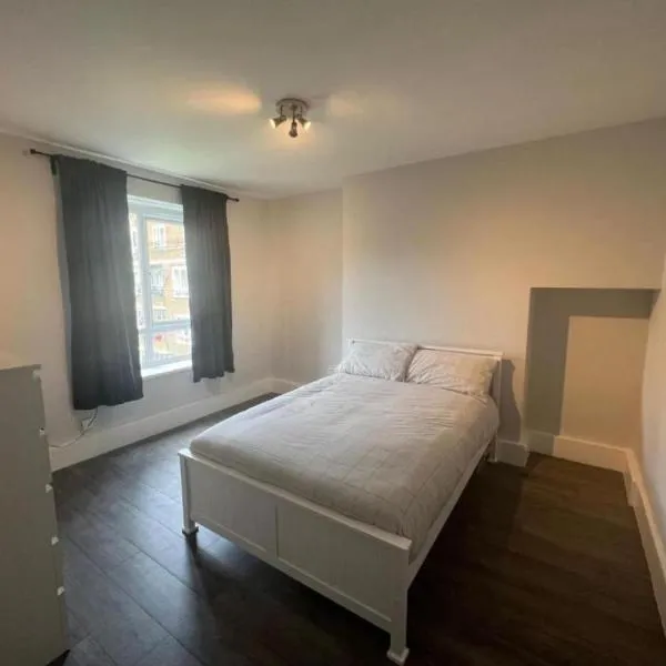 Room 4 minutes from Luton Airport, hotel in Luton