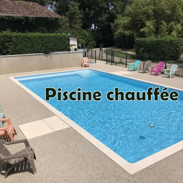 Camping les Avenières, hotel v destinaci Manthes