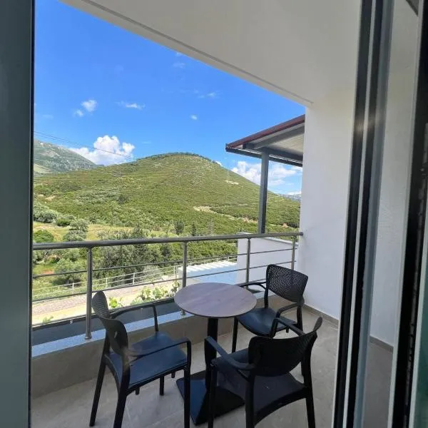 Athina Rooms, Hotel in Himarë
