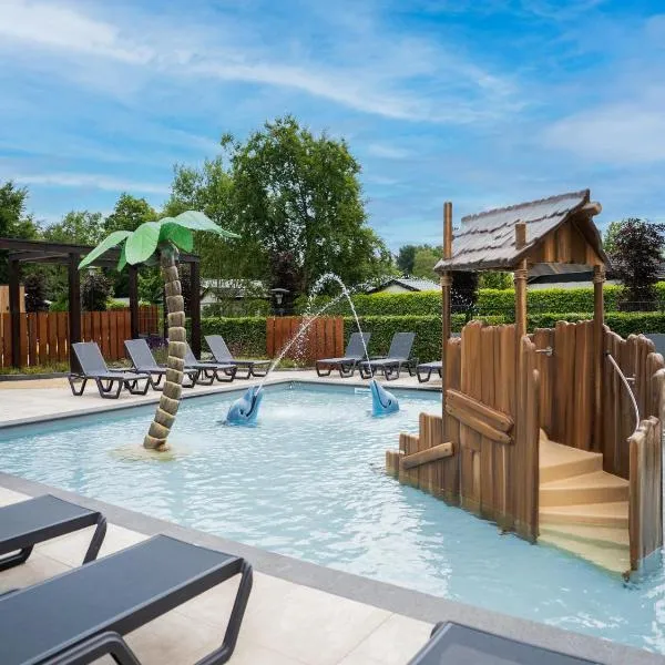 Chalet with a terrace in the Brabant Kempen, hotel v destinaci Veldhoven