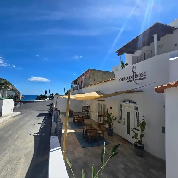 Chiaia Di Rose Rooms & Apartment, hotel v Ischii