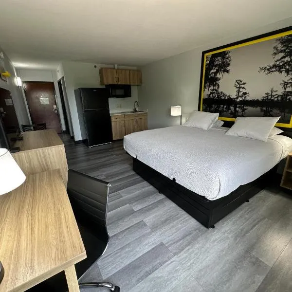 Super 8 by Wyndham Alexandria LA, hotel in Alexandria