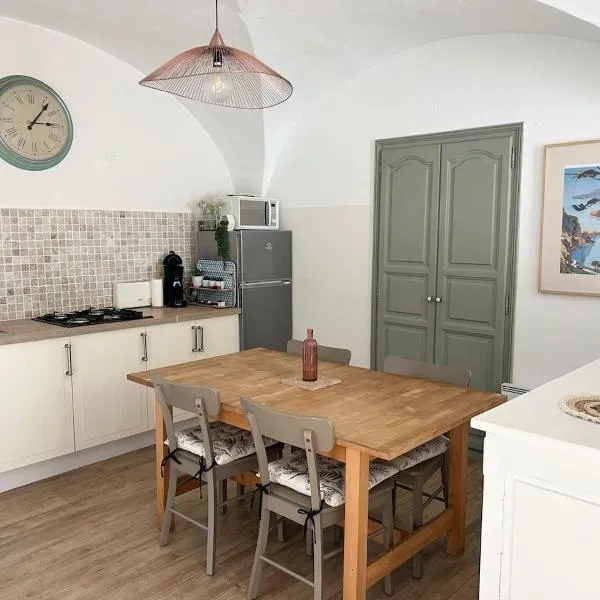 Jolie studio au cœur de la ville, hotel em Sartène