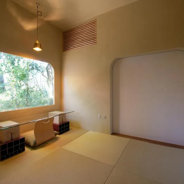 TOKYO Jindaiji 東京 深大寺にある一人の時間をゆっくり過ごす宿 COMORI 温泉のチケット付き, hotel di Chofu