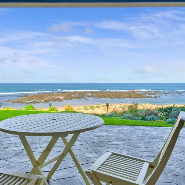 Beachfront Bliss for Two l Nova Escapes, hotel v destinaci The Entrance