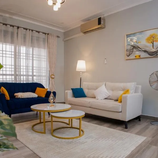 Luxury 2BR Apartment with AC, Wi Fi, Backup Power Ideal for Families , Bukoto, hotel in Kampala
