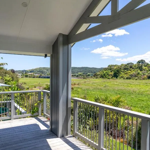 Banana Bungalow Studio, hotel a Raglan