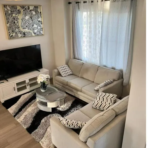 Bedroom in Southwest 2, hotel in Edmonton