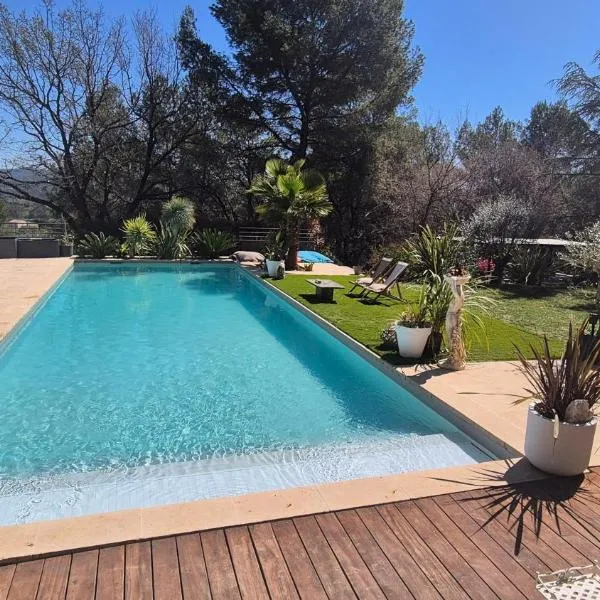 Bienvenue à la villa Bellavista, hotel v destinaci Pertuis