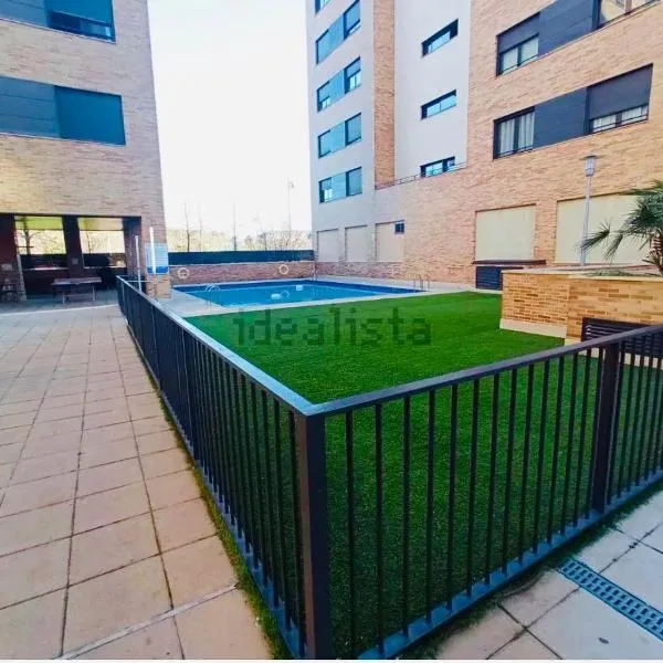 La Puerta de Logroño, con piscina y garaje!, hotel v destinaci Logroño