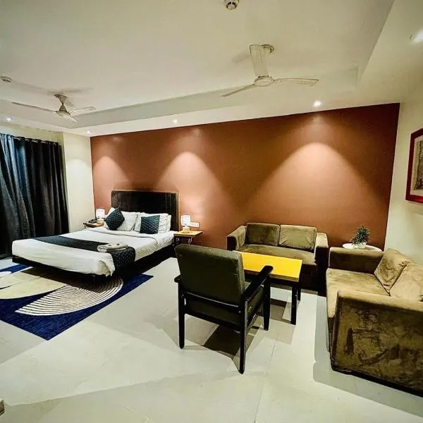Hotel Grand Arcasia, ξενοδοχείο σε Ghaziabad