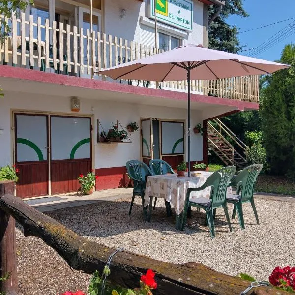 Apartman a Déliparton, Hotel in Szántód