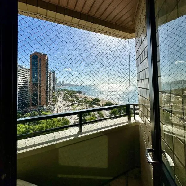 951B golden beachfront 27m air tv, hotel in Fortaleza