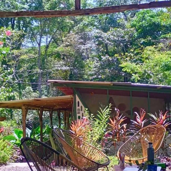 Smile Jungle Hostel, hotel en Puerto Viejo