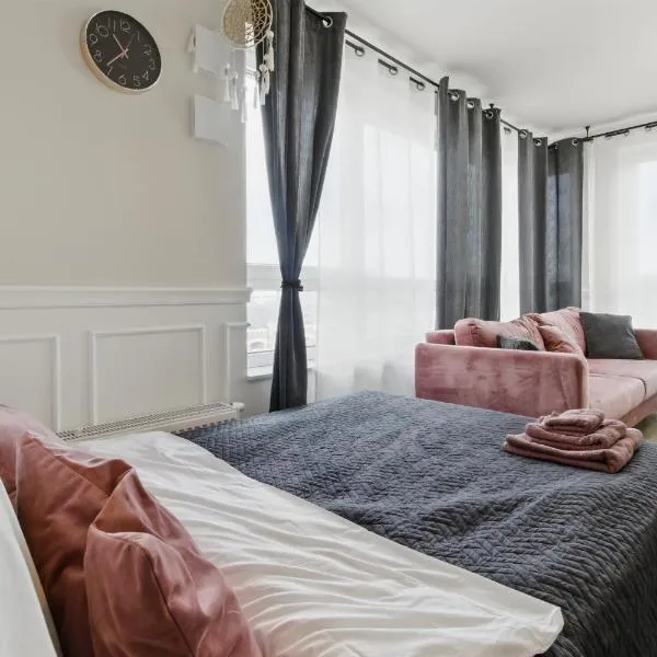 Stylowy apartament z balkonem i panoramą miasta, hotel v destinaci Siedlce