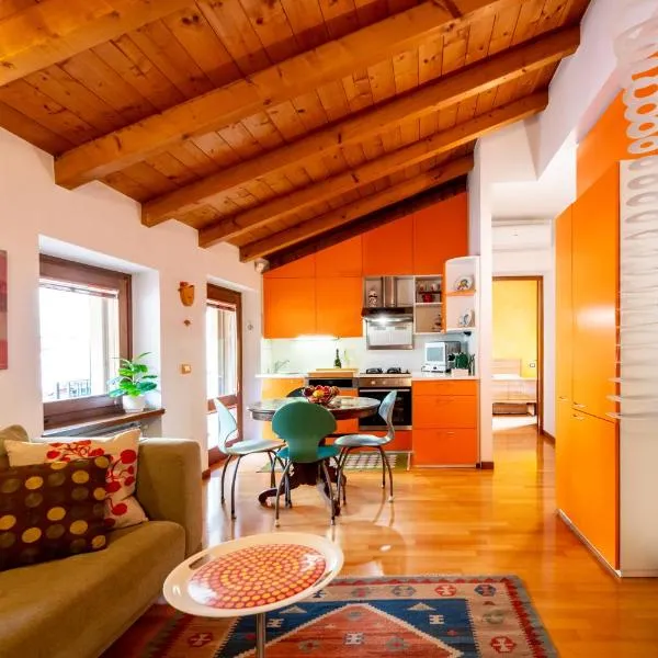 Elegant Colorful Apartment - Verona Apartments, hotel in Verona