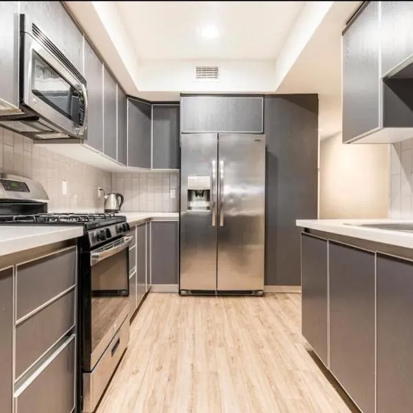 Bright and Light Bedroom For Rent – hotel w Los Angeles