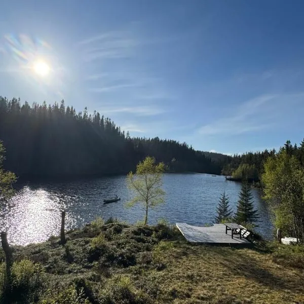 Lakeside cabin, hotel in Snofugl