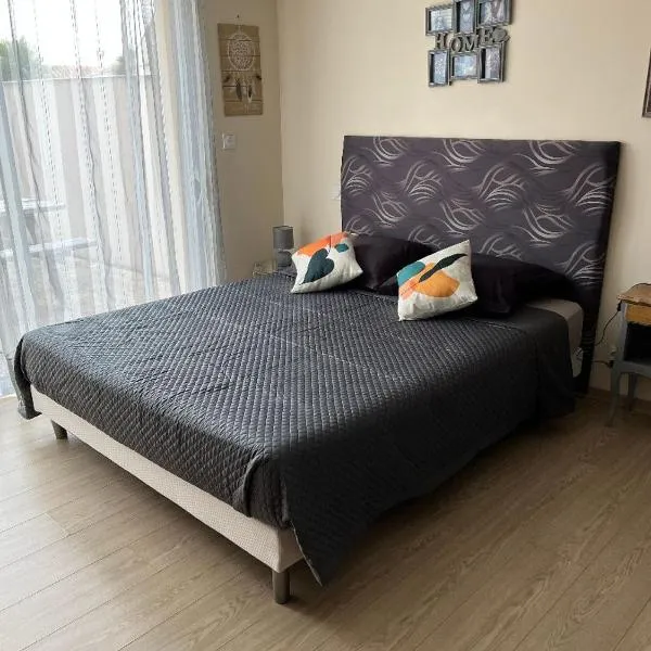 Studio pour 2 personnes à Tonnay Charente, hotel v destinácii Tonnay-Charente
