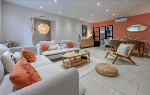 Elegant house in ARLES, hotel in Arles